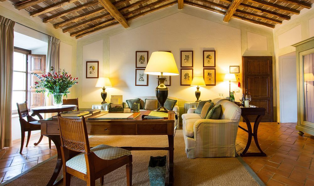 Hotel Castello Banfi - Il Borgo - Relais Et Chateaux Poggio alle Mura