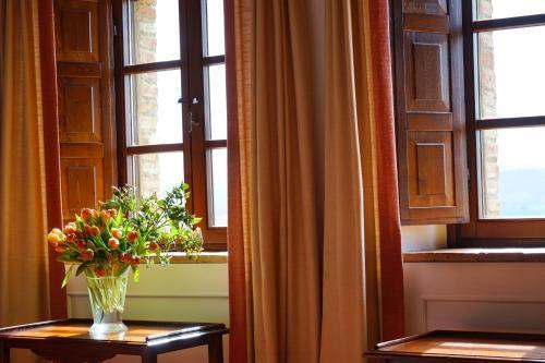 Hotel Castello Banfi - Il Borgo - Relais Et Chateaux Poggio alle Mura