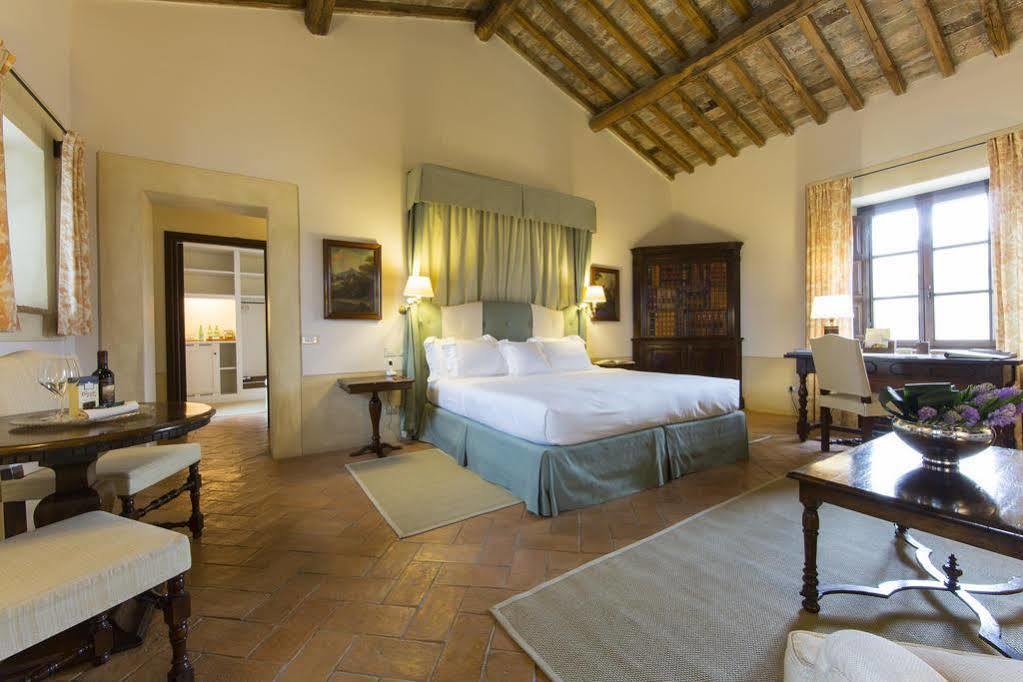 Castello Banfi - Il Borgo - Relais Et Chateaux Hotel